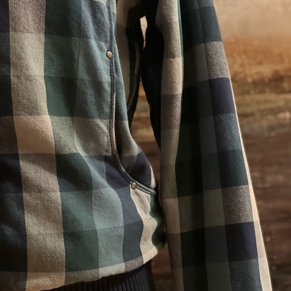 DC Navy Quilted Bomber Jacket - Picture 4 of 16